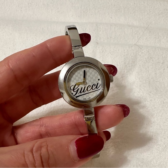 GUCCI- Ladies watch - Picture 13 of 16